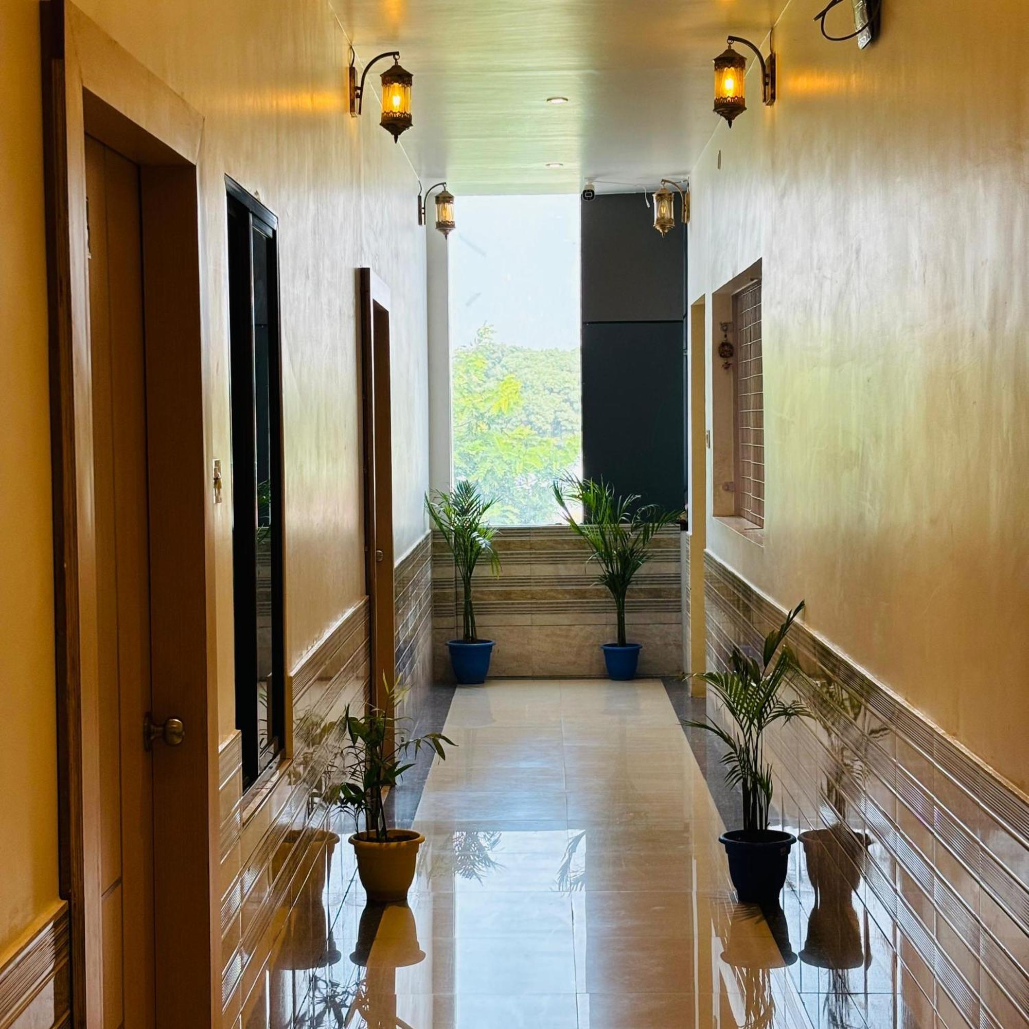 Hotel Ramay Palace 400 Meter From Ram Mandir Ayodhya Экстерьер фото